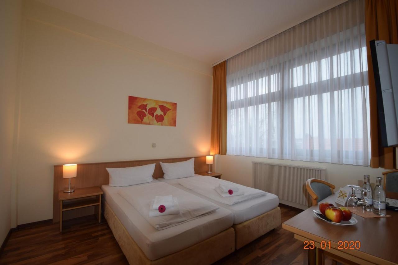 Hotel Zur Rebe Hochheim am Main Esterno foto